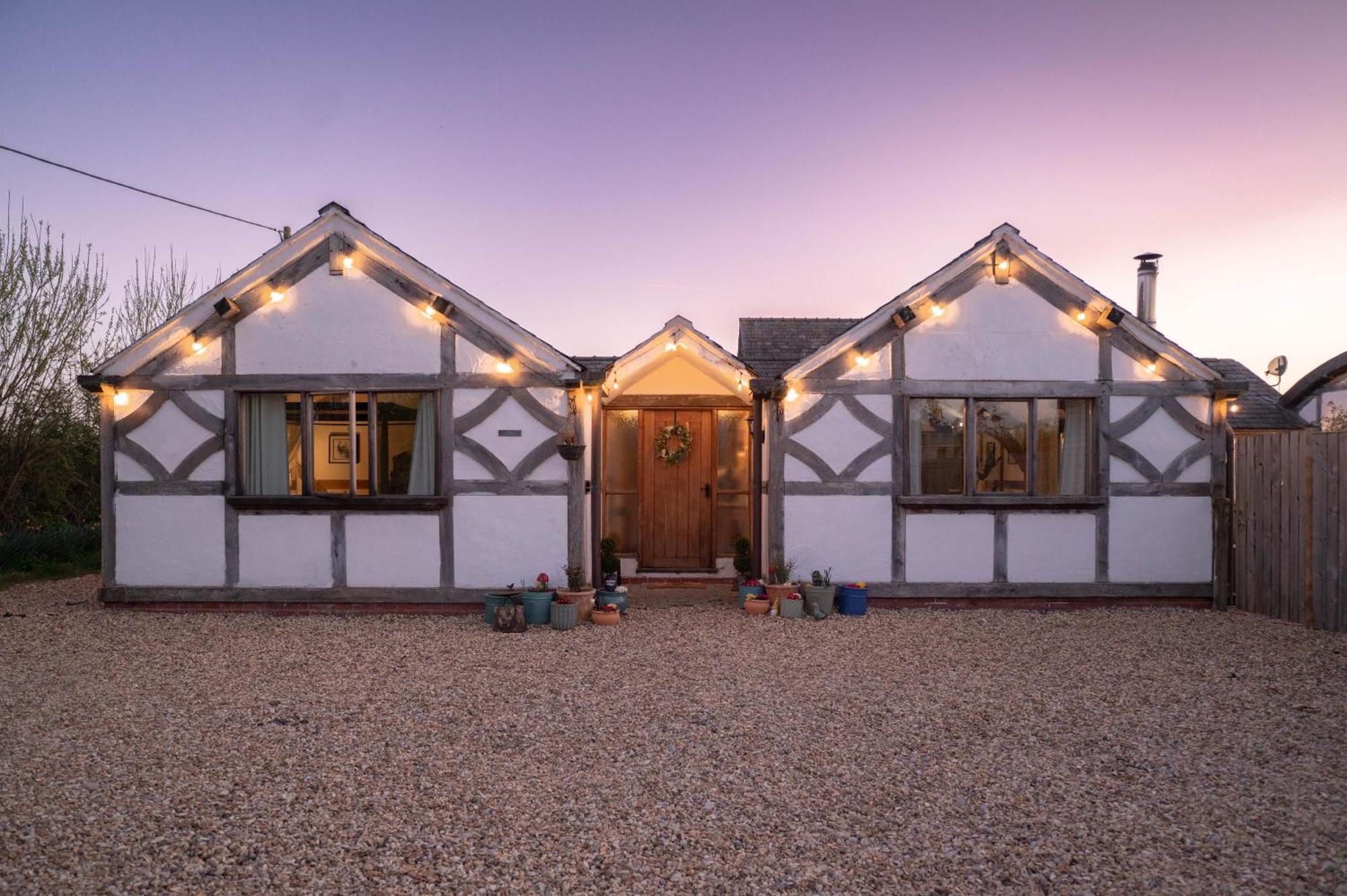 Barnacre Green Cottage - Eco-Friendly Cosy Cottage Moreton  Exterior photo