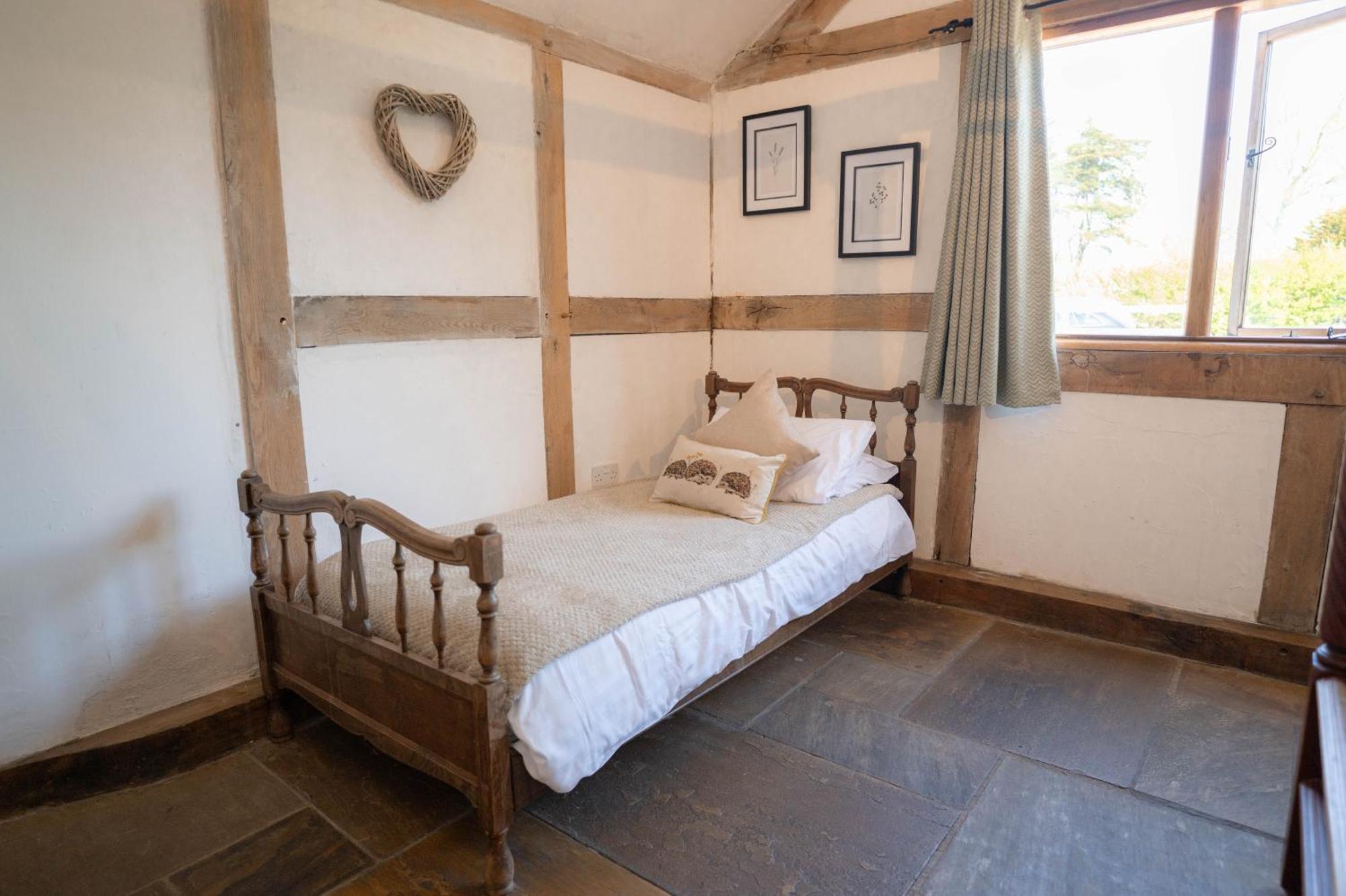 Barnacre Green Cottage - Eco-Friendly Cosy Cottage Moreton  Exterior photo